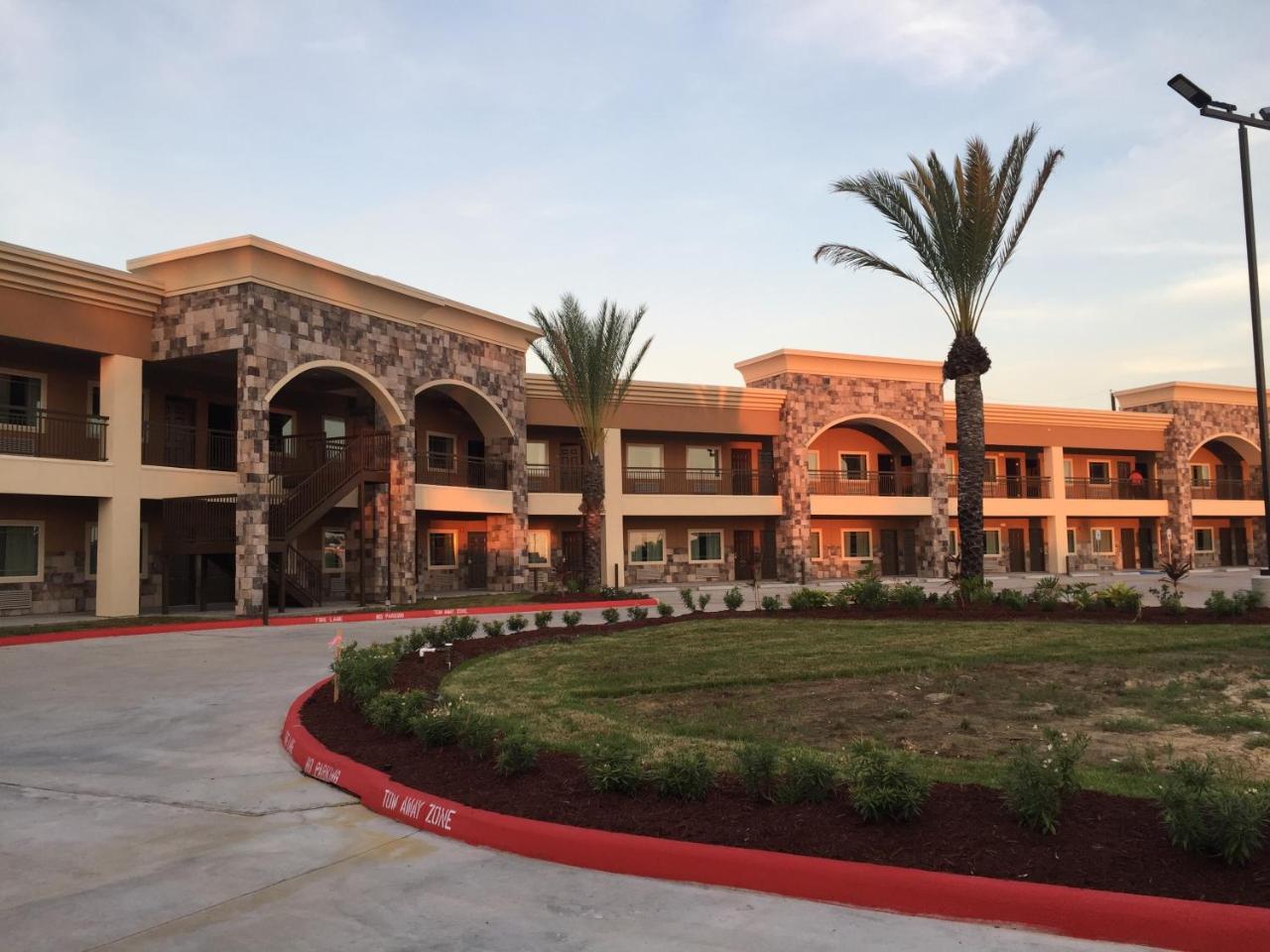 Econo Lodge Inn & Suites Houston Nw-Cy-Fair Jersey Village Exterior photo